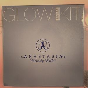 Anastasia glow kit